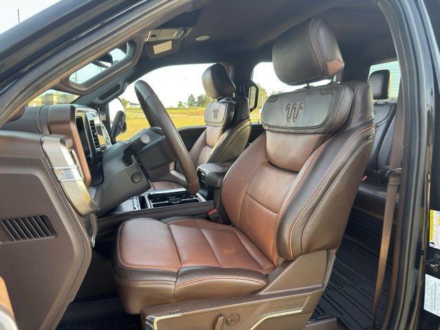 Photo of 2024 Agate Black Metallic Ford F-250