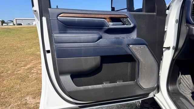 Photo of 2024 Summit White Chevrolet Silverado 2500