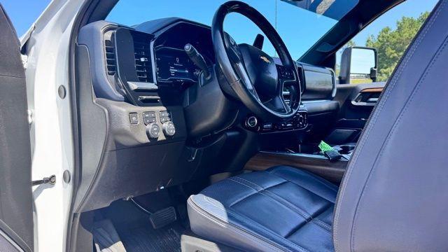 Photo of 2024 Summit White Chevrolet Silverado 2500