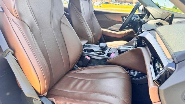 Photo of 2022 White Acura MDX