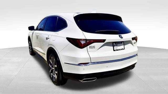 Photo of 2022 White Acura MDX