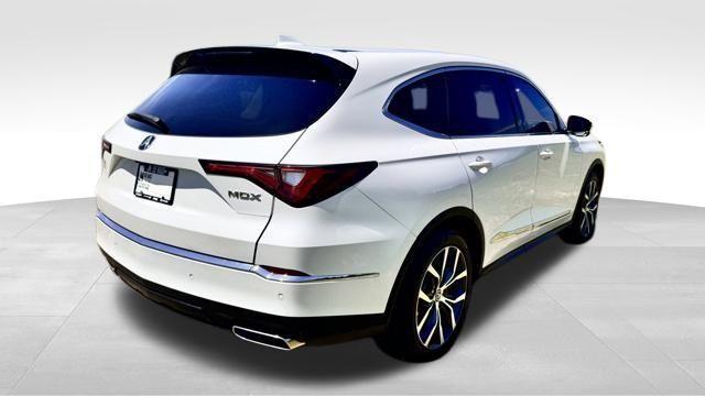 Photo of 2022 White Acura MDX