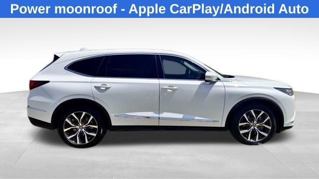 Photo of 2022 White Acura MDX