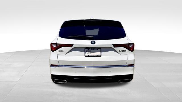 Photo of 2022 White Acura MDX