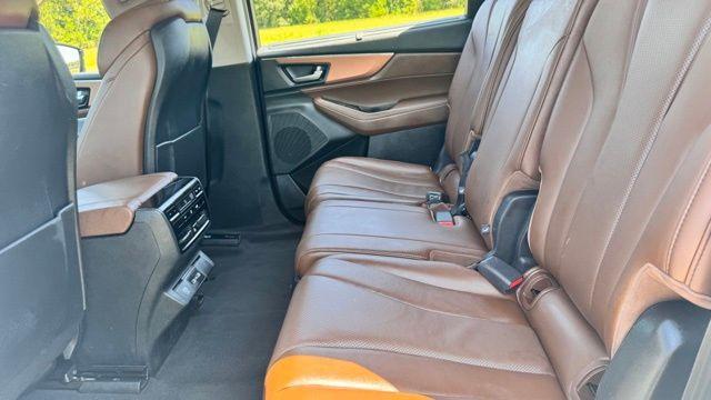 Photo of 2022 White Acura MDX