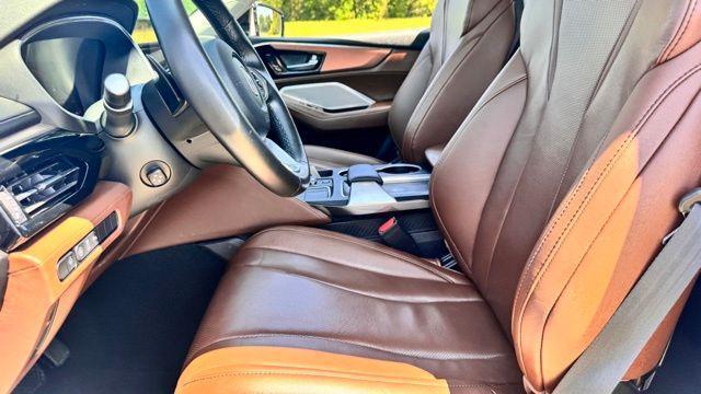 Photo of 2022 White Acura MDX