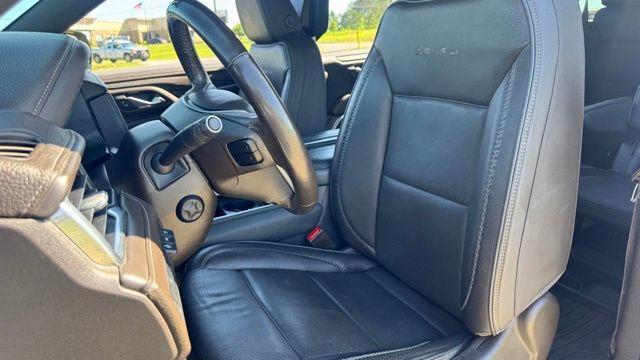 Photo of 2021 White Frost Tri-Coat GMC Yukon XL