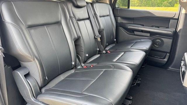 Photo of 2024 Oxford White Ford Expedition Max