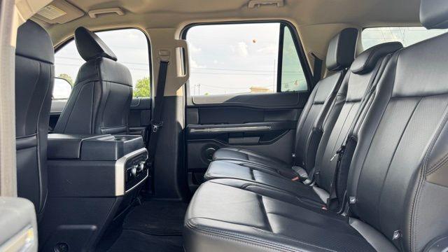 Photo of 2024 Oxford White Ford Expedition Max