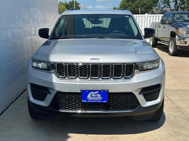Photo of 2022 Silver Zynith Jeep Grand Cherokee
