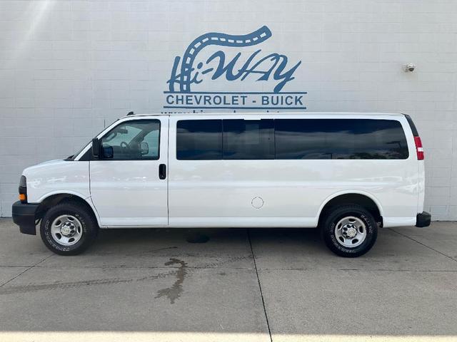 2022 Chevrolet Express 3500