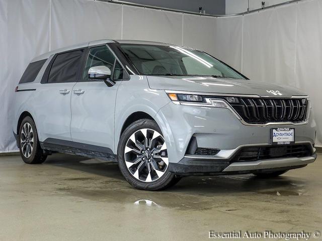 Photo of 2024 Ceramic Silver Kia Carnival