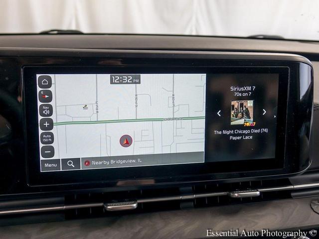 Photo of 2024 Ceramic Silver Kia Carnival