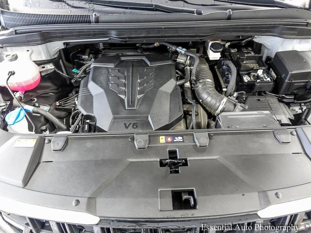 Photo of 2024 Ceramic Silver Kia Carnival