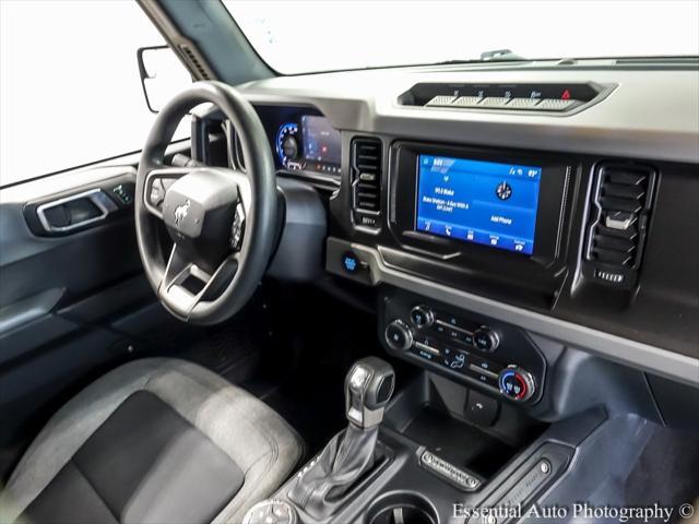 Photo of 2022 Green Metallic Ford Bronco