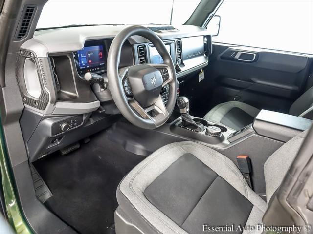 Photo of 2022 Green Metallic Ford Bronco