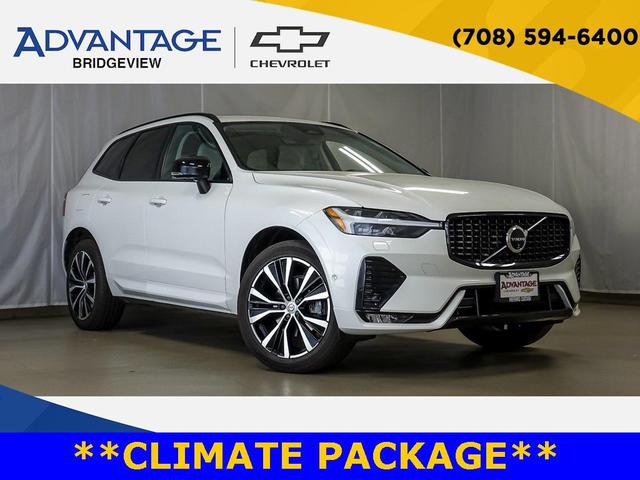 Photo of 2024 Crystal White Metallic Volvo XC60