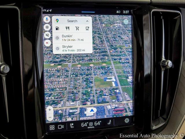 Photo of 2024 Crystal White Metallic Volvo XC60