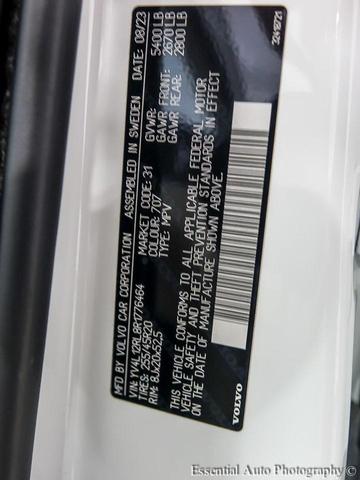 Photo of 2024 Crystal White Metallic Volvo XC60