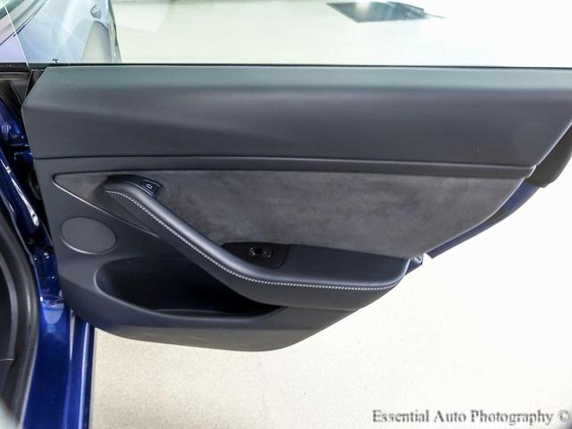 Photo of 2021 Deep Blue Metallic Tesla Model 3