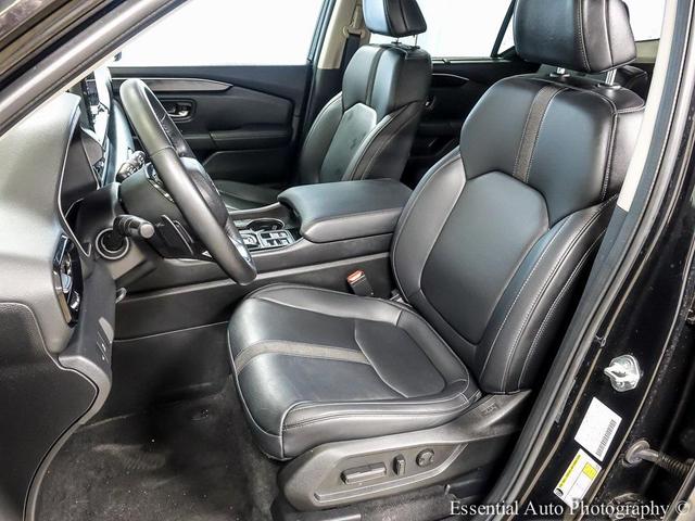 Photo of 2023 Crystal Black Pearl Honda Pilot