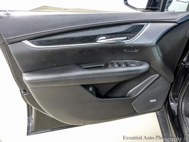 Photo of 2020 Stellar Black Metallic Cadillac XT5