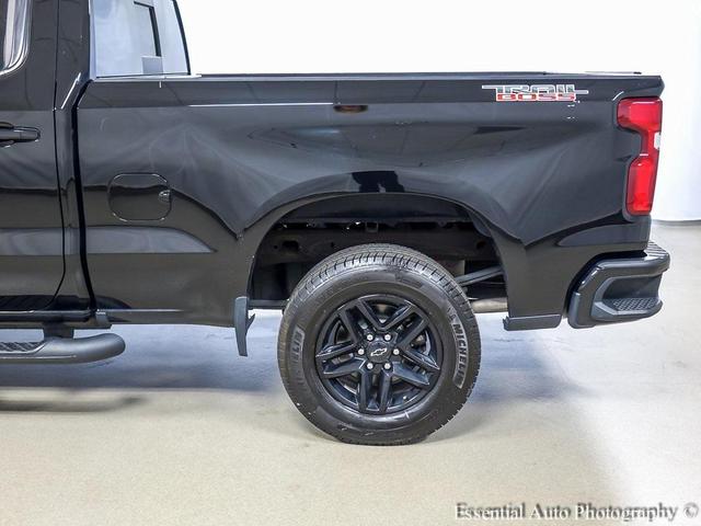 Photo of 2021 Black Chevrolet Silverado 1500