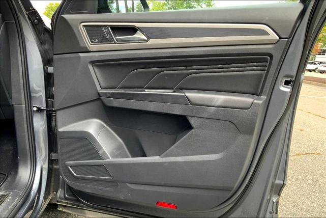 Photo of 2020 Platinum Gray Metallic Volkswagen Atlas Cross Sport