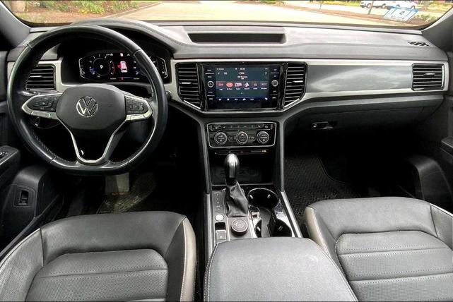 Photo of 2020 Platinum Gray Metallic Volkswagen Atlas Cross Sport