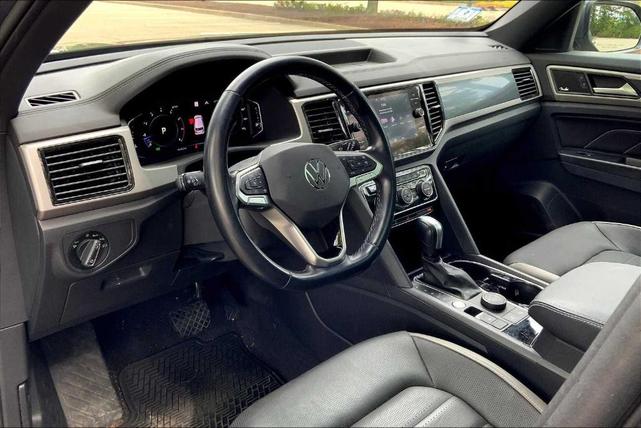 Photo of 2020 Platinum Gray Metallic Volkswagen Atlas Cross Sport