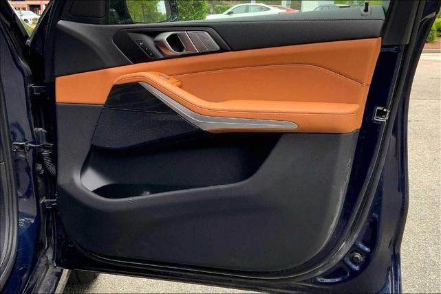 Photo of 2022 Tanzanite Blue II Metallic BMW X7