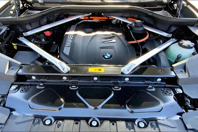 Photo of 2025 Black Sapphire Metallic BMW X5 PHEV