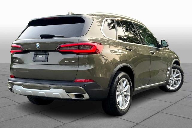 Photo of 2023 Manhattan Green Metallic BMW X5