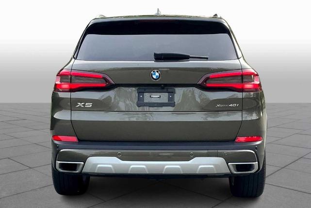 Photo of 2023 Manhattan Green Metallic BMW X5