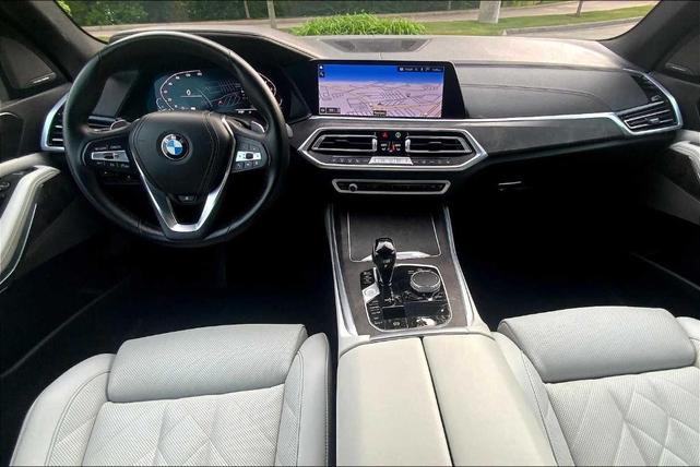 Photo of 2023 Manhattan Green Metallic BMW X5