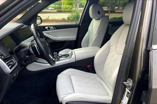 Photo of 2023 Manhattan Green Metallic BMW X5