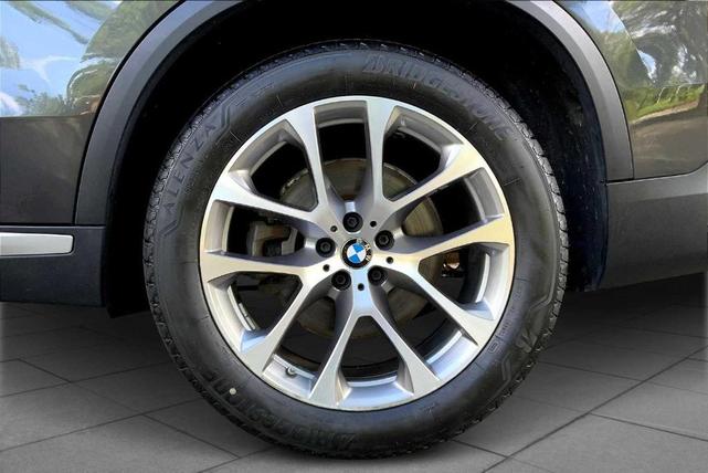 Photo of 2019 Black Sapphire Metallic BMW X5