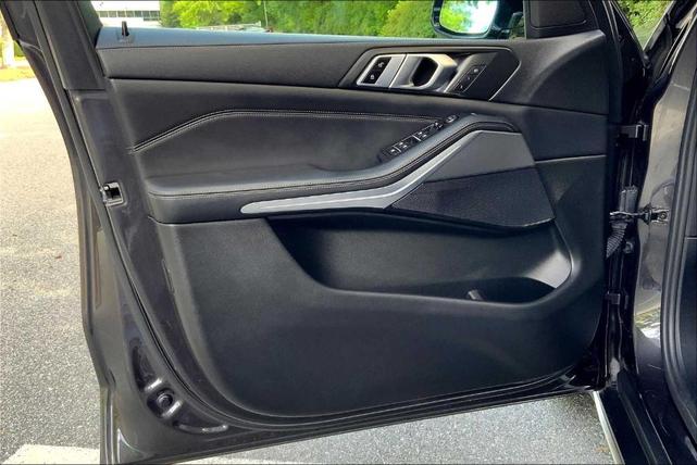 Photo of 2019 Black Sapphire Metallic BMW X5