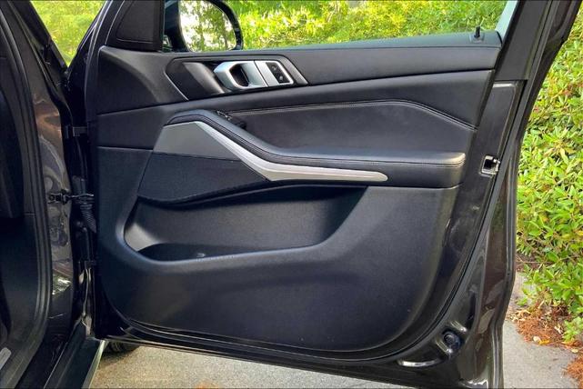 Photo of 2019 Black Sapphire Metallic BMW X5
