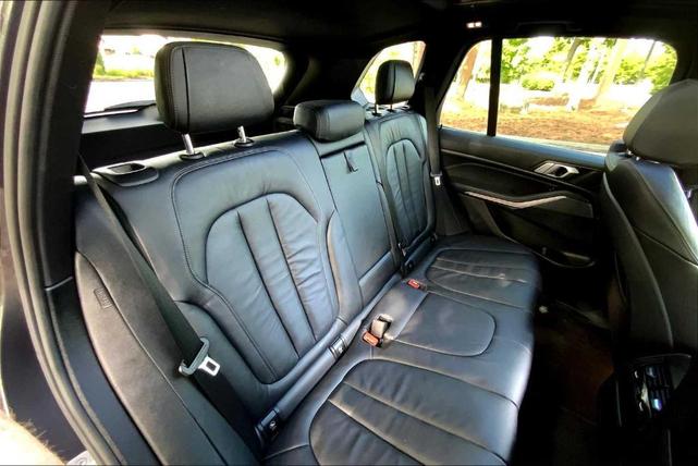Photo of 2019 Black Sapphire Metallic BMW X5