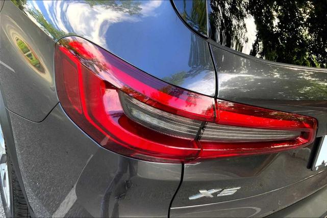 Photo of 2019 Black Sapphire Metallic BMW X5