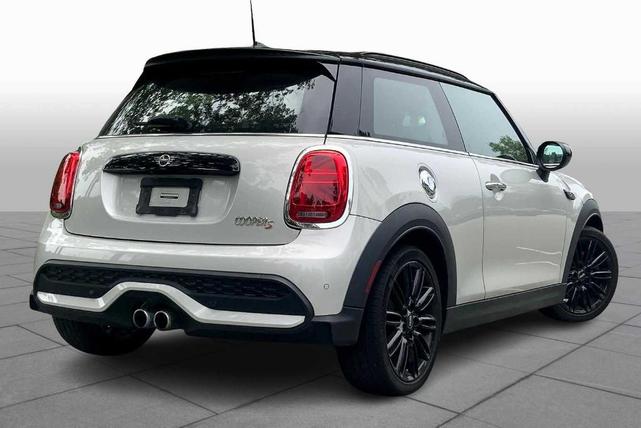 Photo of 2023 White Silver Metallic MINI Hardtop