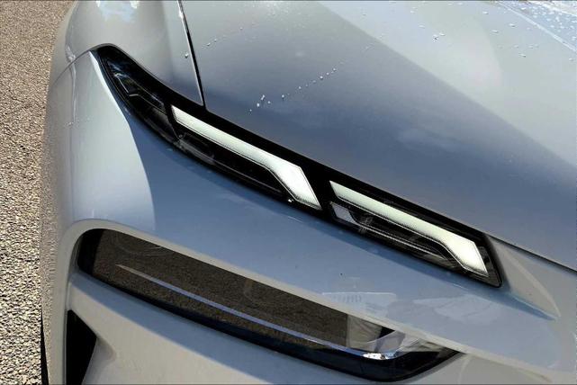 Photo of 2025 Alpine White BMW X7