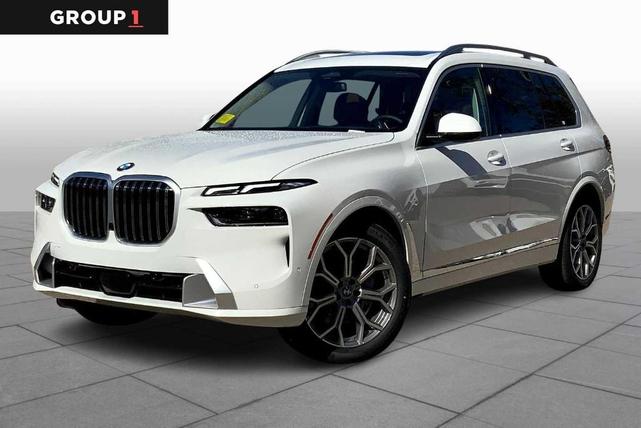 Photo of 2025 Alpine White BMW X7