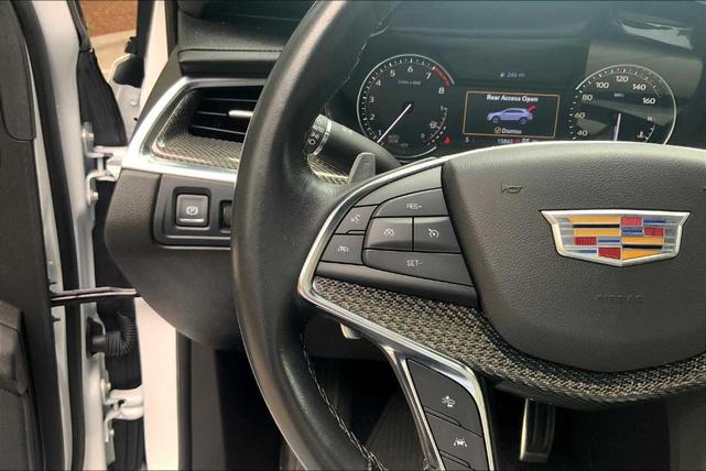 Photo of 2023 Crystal White Tri-Coat Cadillac XT5