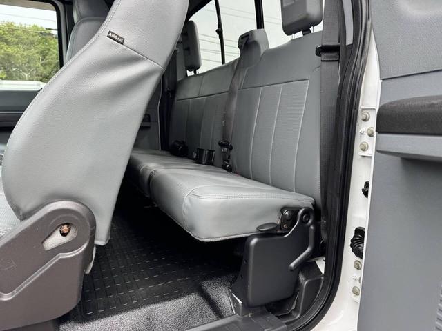 Photo of 2016 Oxford White Ford F-250