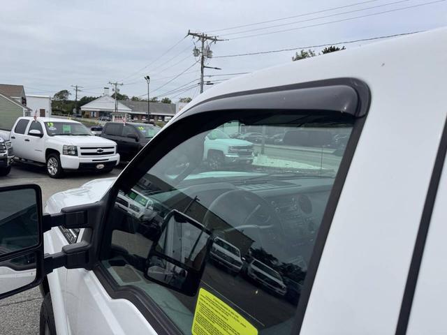 Photo of 2016 Oxford White Ford F-250