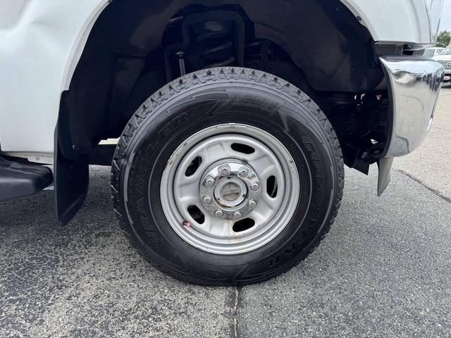 Photo of 2016 Oxford White Ford F-250