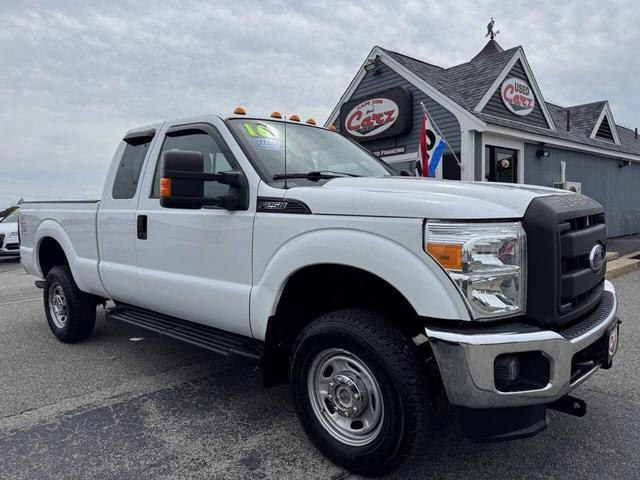 Photo of 2016 Oxford White Ford F-250