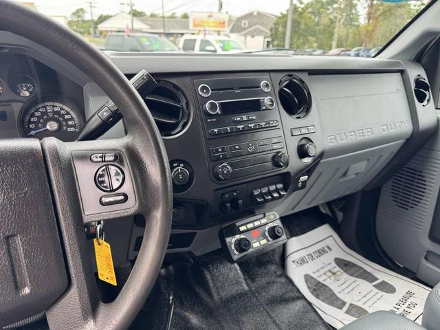 Photo of 2016 Oxford White Ford F-250